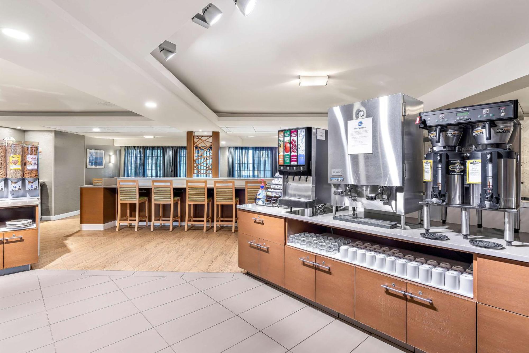 Best Western West Towne Suites Madison Eksteriør billede